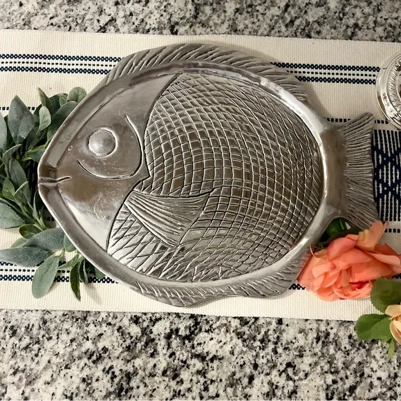 Large Vintage Hand-crafted in Mexico Art Mex Pewter Fish Platter Serving Tray - Picture 3 of 13